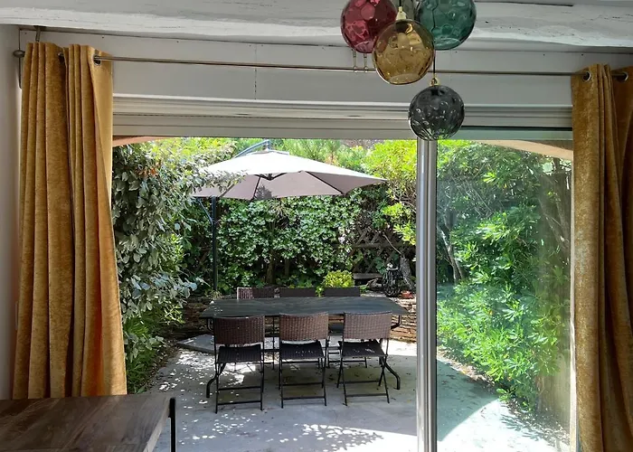 L\'Atypique : 2 Chambres // Piscine // Parking